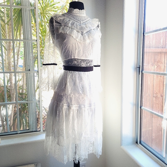 🍒NWT🍒 ETHEREAL WHITE LACE DRESS - Picture 4 of 9